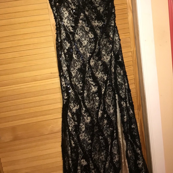 Prom dress - Picture 2 of 3